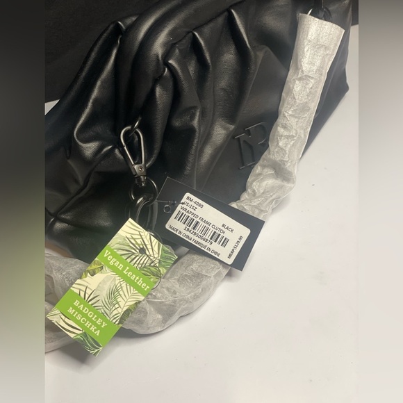 NWT Badgley Mischka‎ Black Framed Vegan Leather Clutch with chain strap - Picture 5 of 5